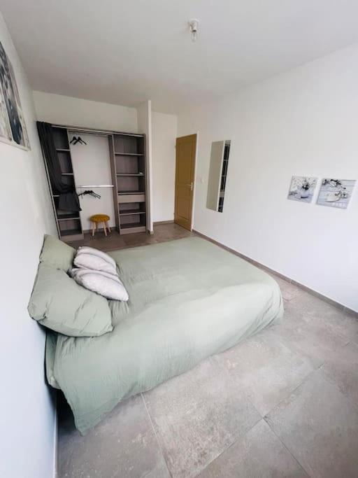 Jolie Maison De Village 2 Chambres Ouveillan Экстерьер фото